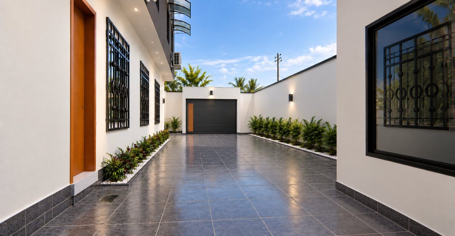 Cour et garage