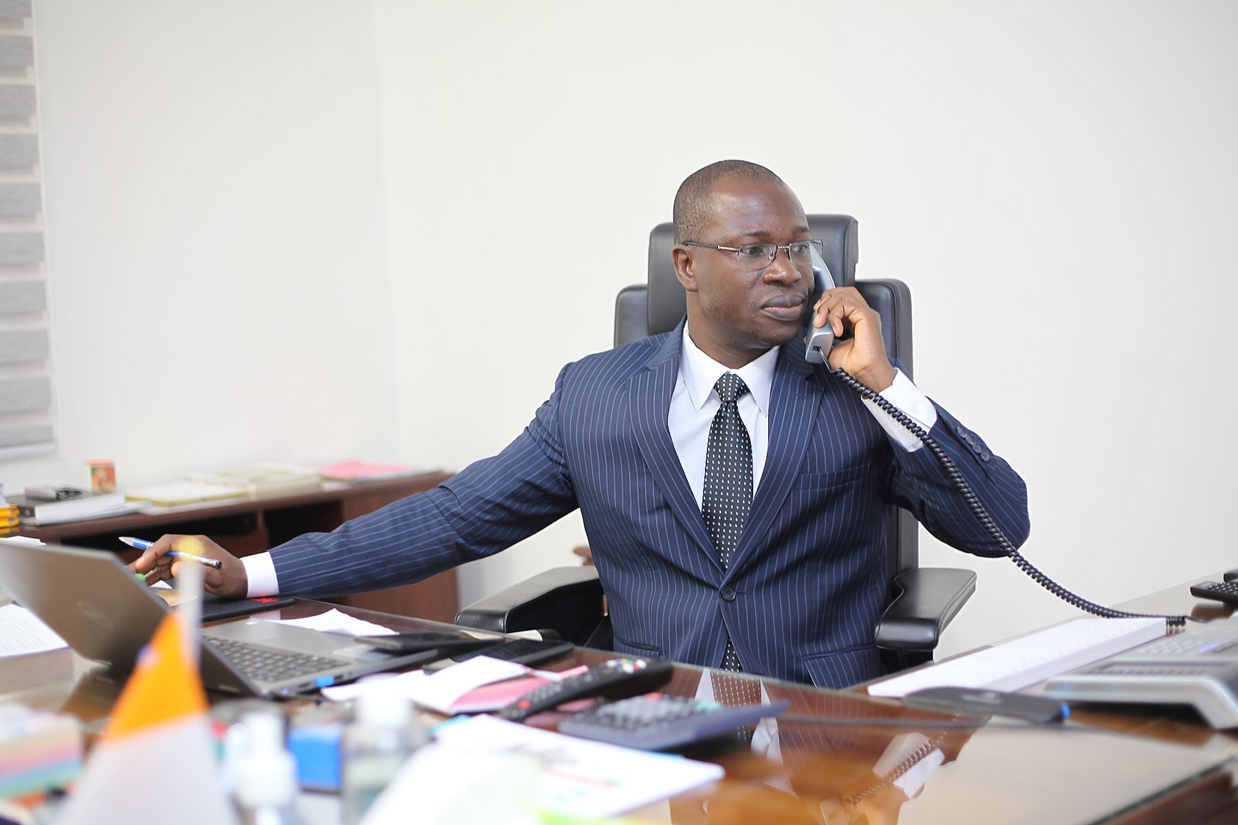 Le Président Directeur Général d’Ivoire Construction à son bureau